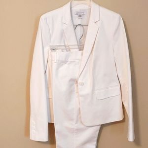 Liz Claiborne White Poplin Suit, size S/4